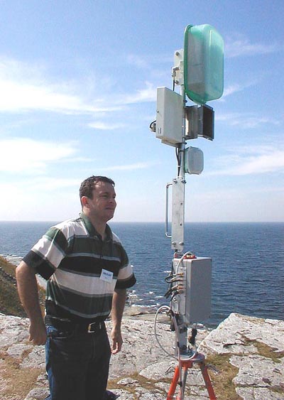 micro2.jpg (52397 bytes)