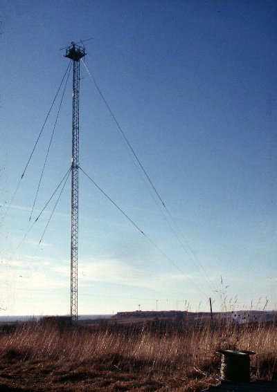 mast1.jpg (40919 bytes)